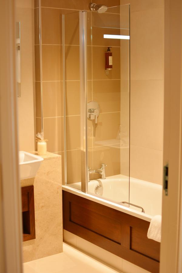 Rooms At Rue Omagh Extérieur photo